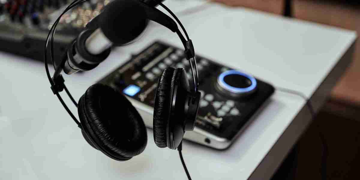 See What Bluetooth Headphones UK Tricks The Celebs Are Using
